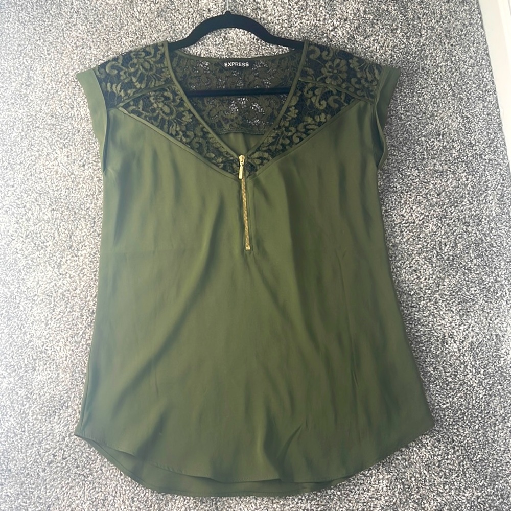 Express Blouse with zipper and lace detail, NWOT size S olive green color